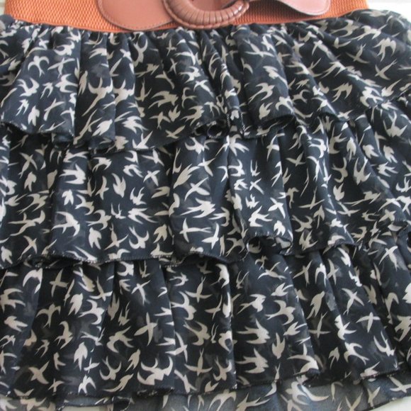 Women's Tiered Mini Skirt (L) - Picture 3 of 5